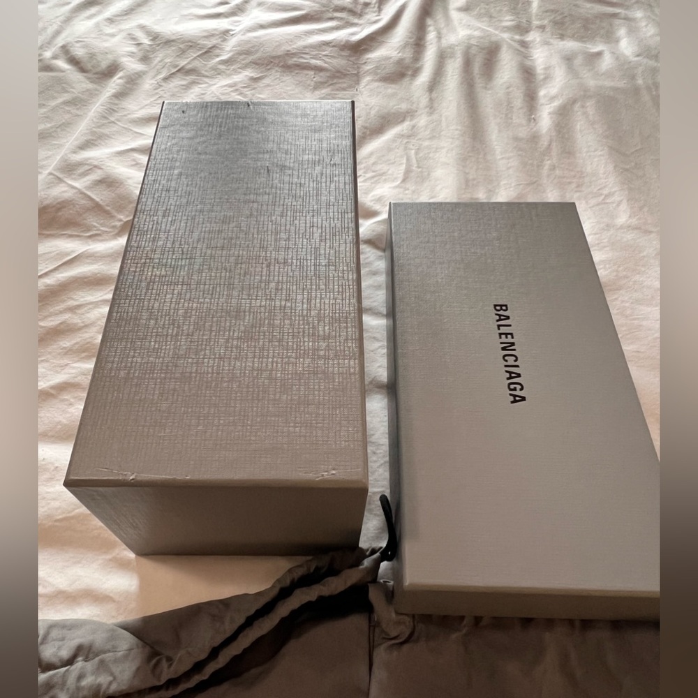 Balenciaga empty shoe box
